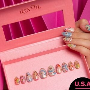 NIB Lovful Boho Rhapsody Handmade almond shape short length Sz SMALL PressOns